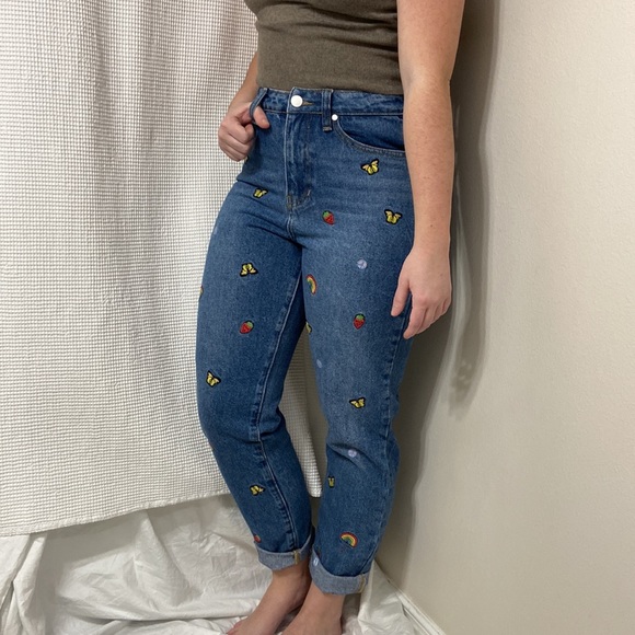 Women’s bp high waisted embroidered mom jean. Size 28. - Picture 8 of 16